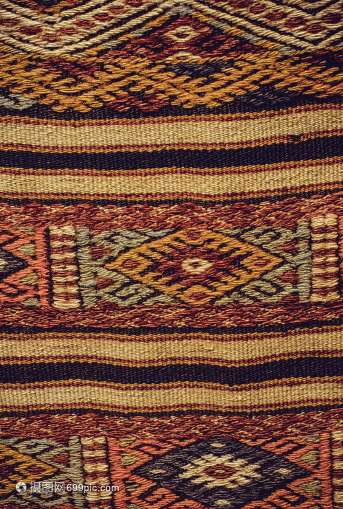 旧手制造传统类型的地毯和